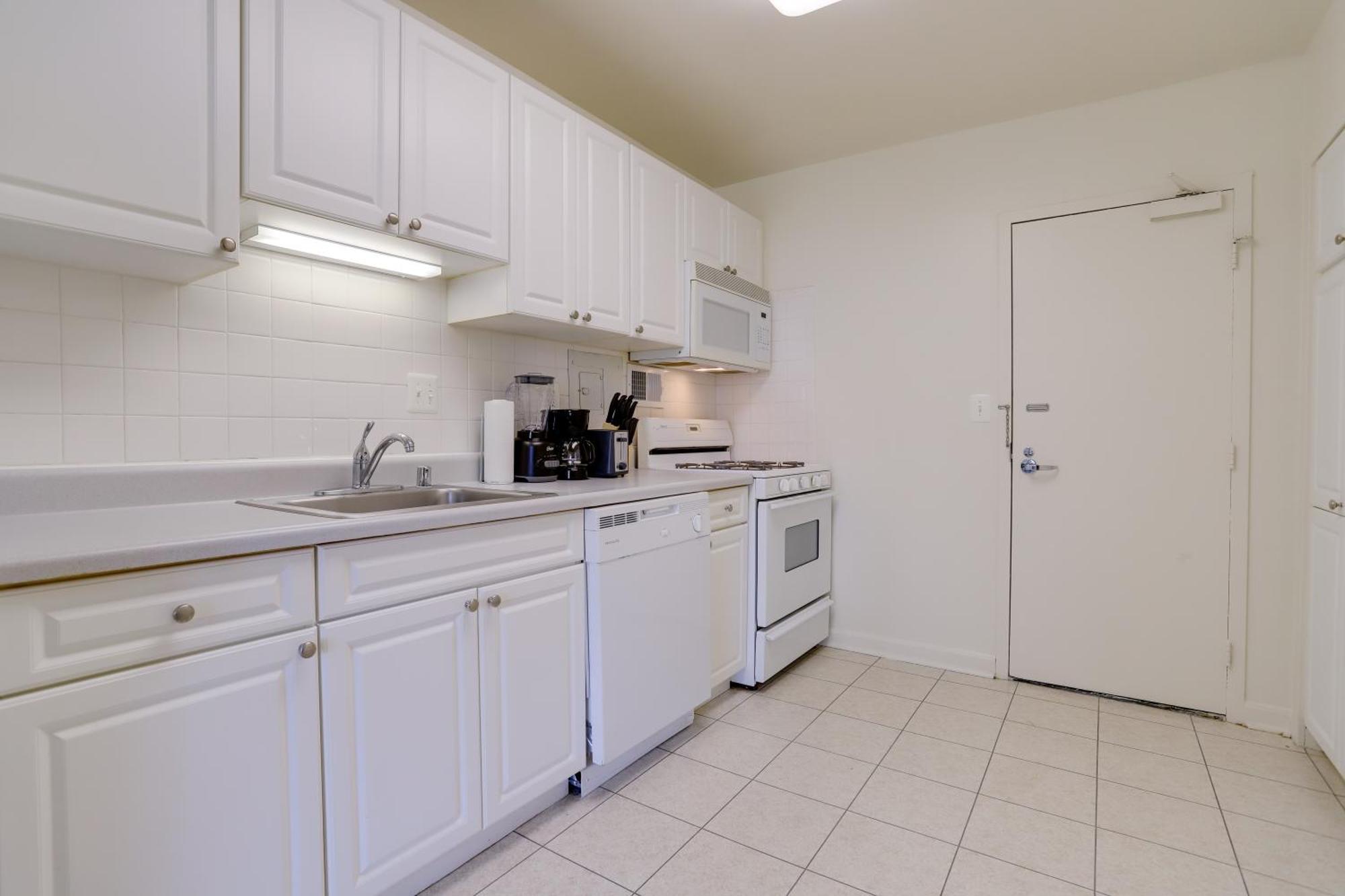 Style And Convenience Apartment At Crystal City Арлингтън Екстериор снимка